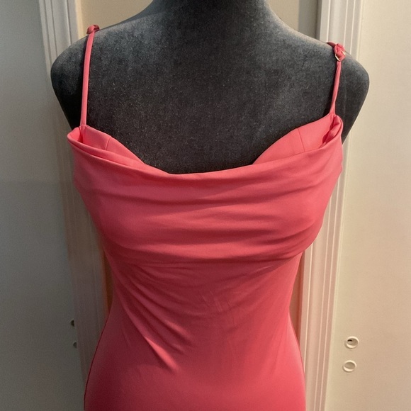 🖤 Coral Bodycon Mini Dress - Picture 2 of 4